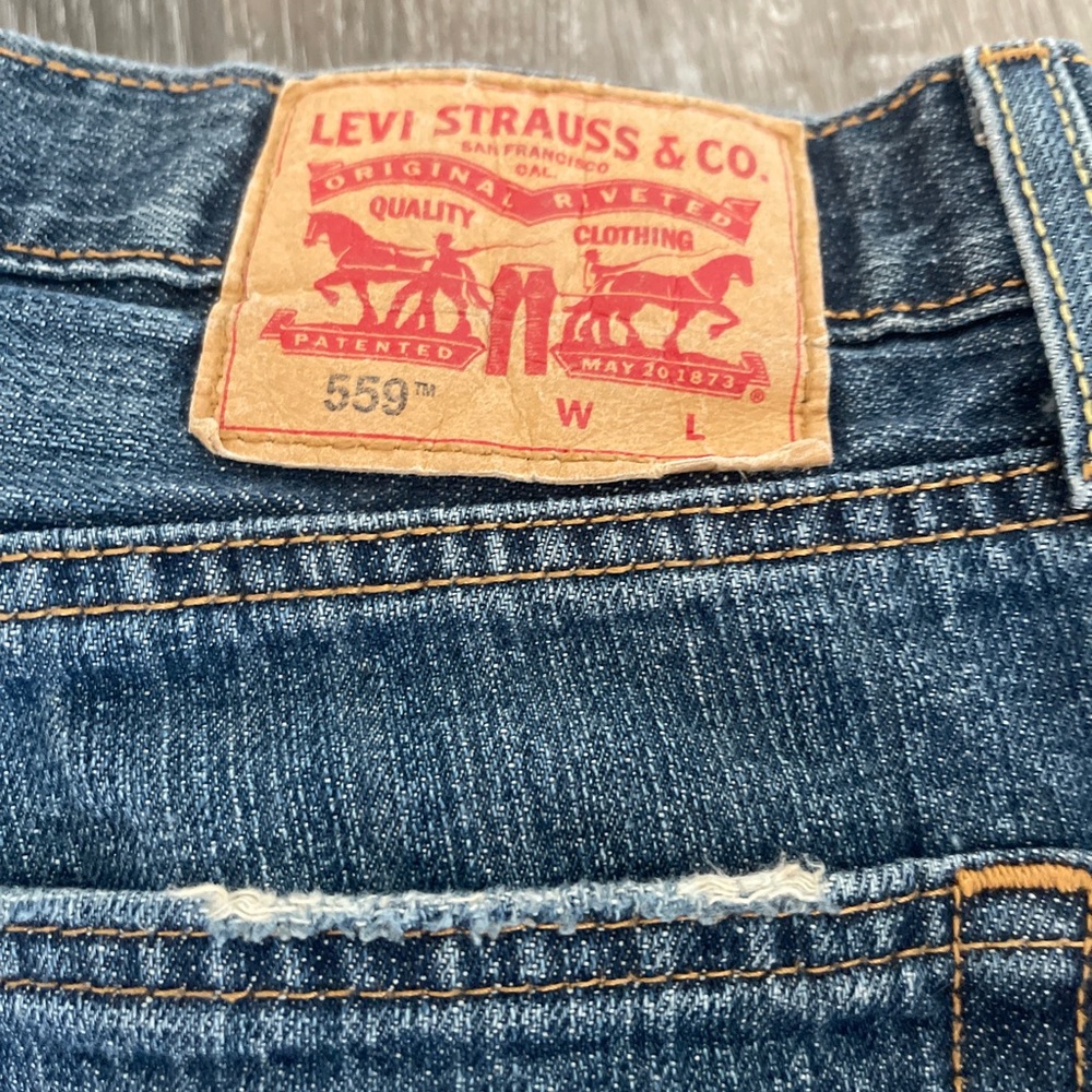 Men’s Levi’s 569 Jeans size 32x38